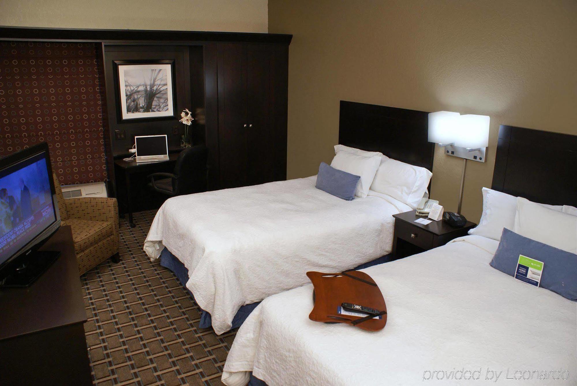 Brandon Center Hotel Tampa Bilik gambar